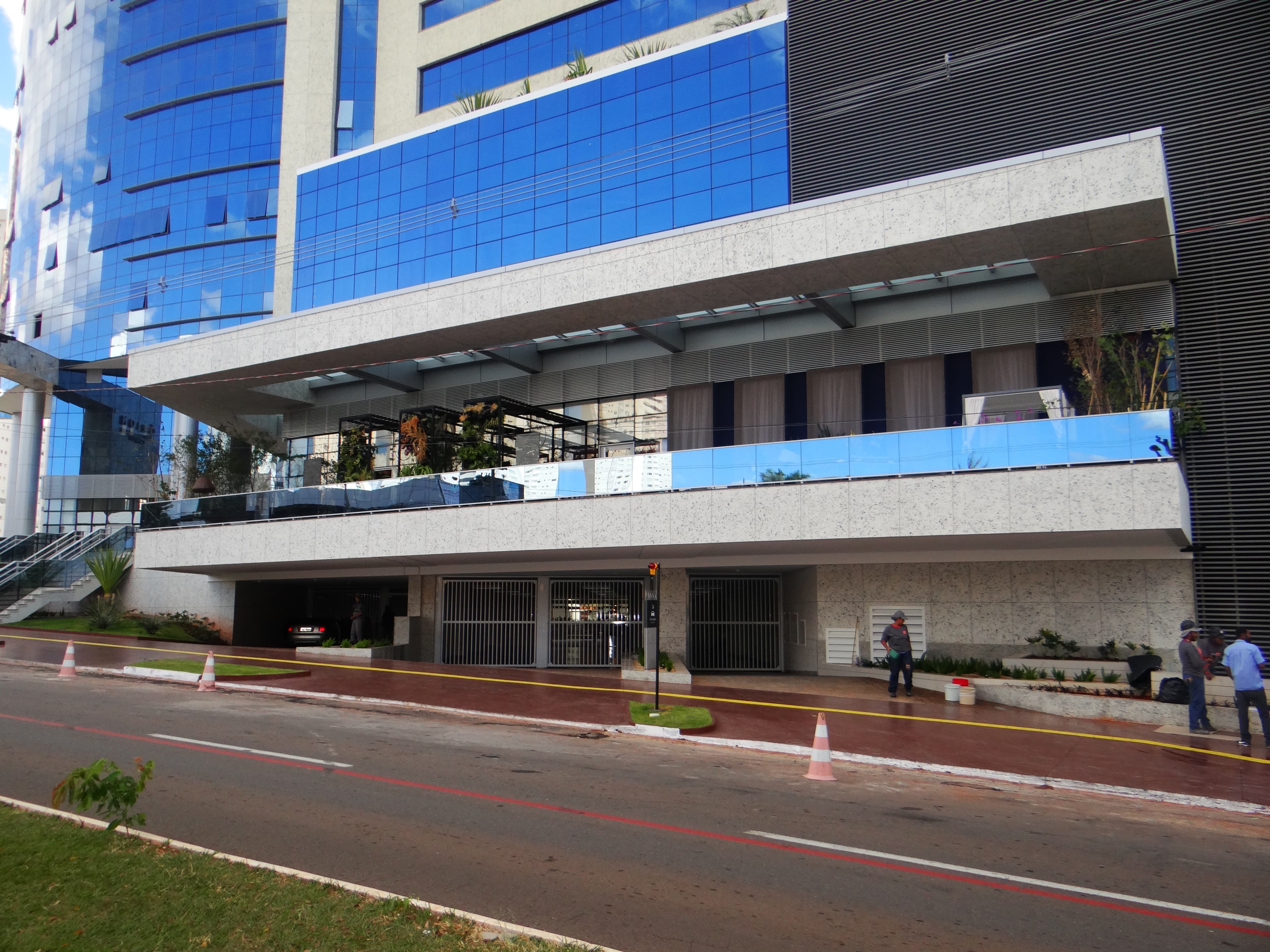 Mezanino, marquises, mastro da bandeira e pórtico — Goiânia, GO — foto 5