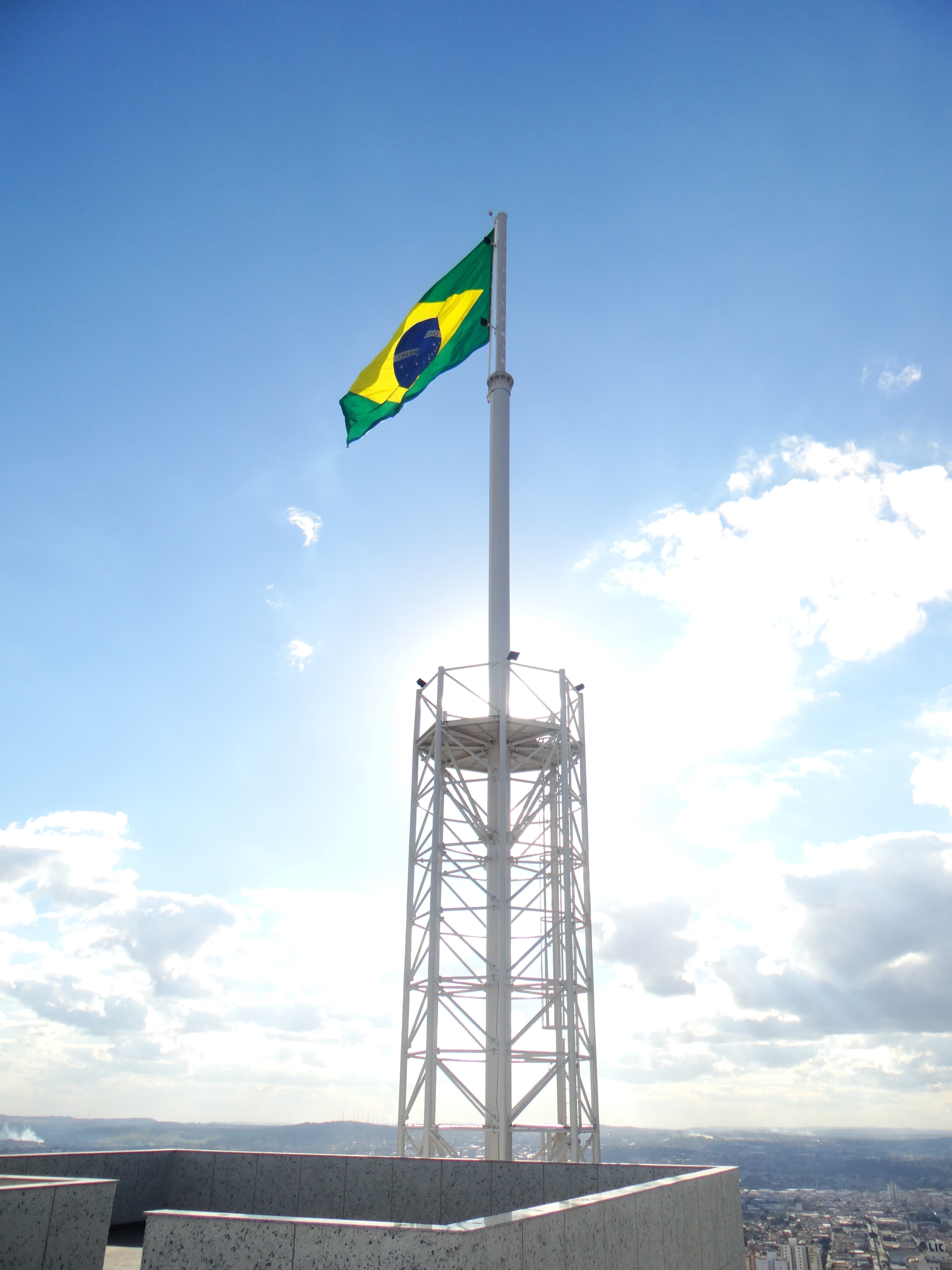 Mezanino, marquises, mastro da bandeira e pórtico — Goiânia, GO — foto 12