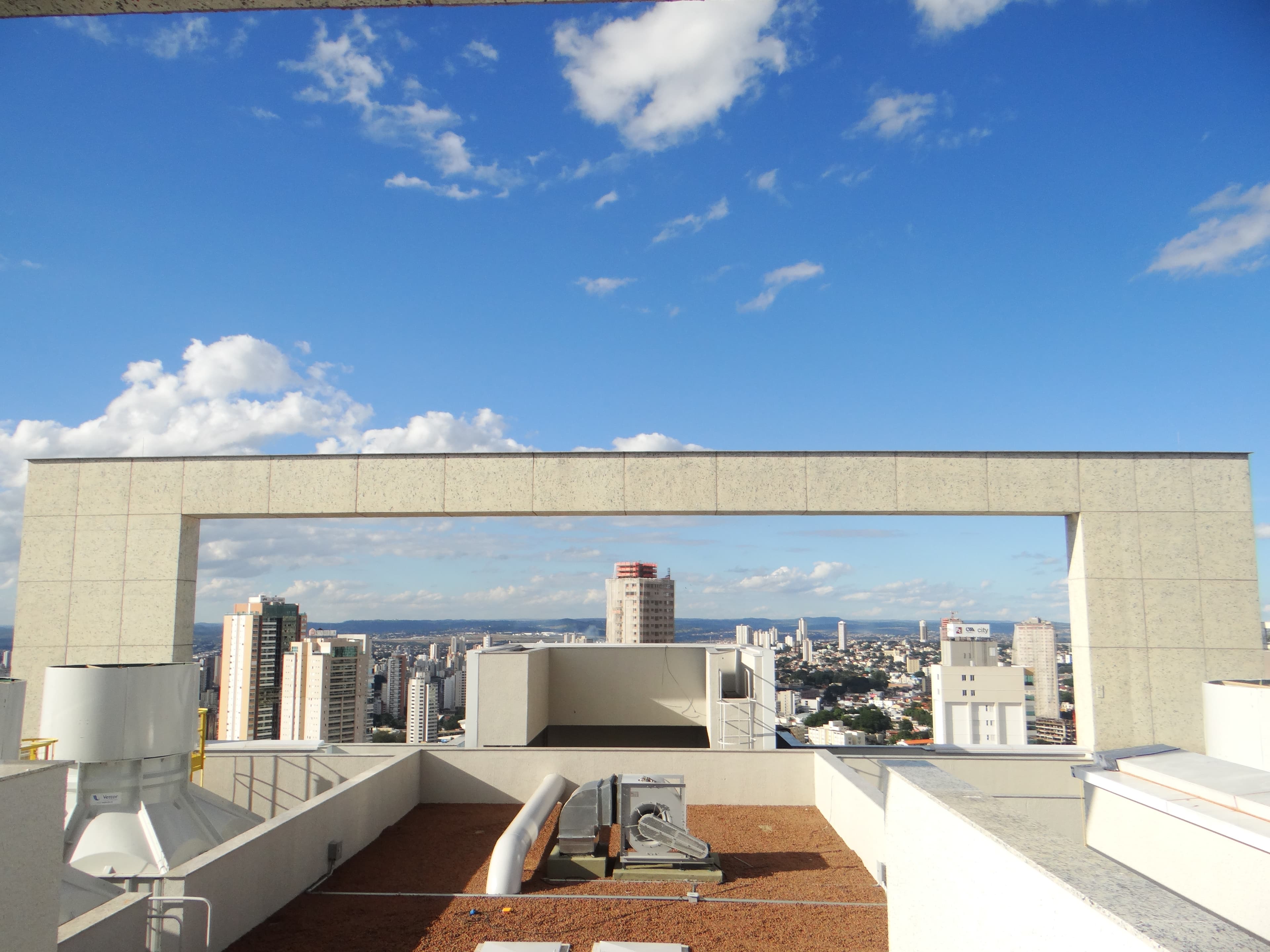 Mezanino, marquises, mastro da bandeira e pórtico — Goiânia, GO — foto 17